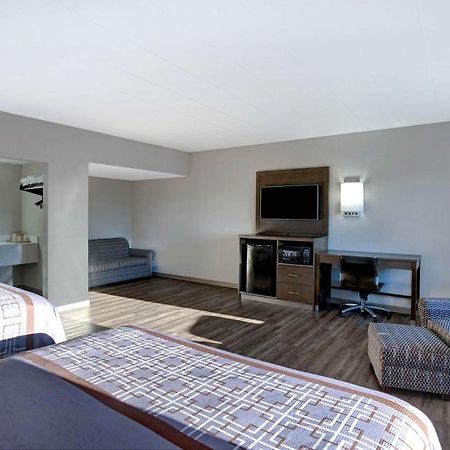Motel 6 Burlington Exterior photo